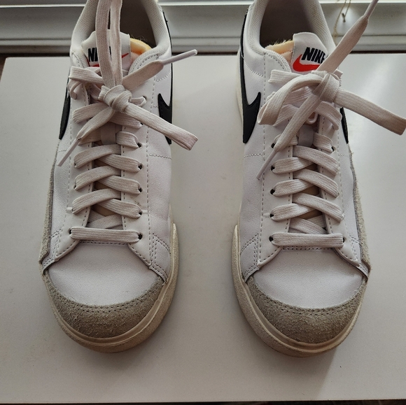 Nike Legacy Court Sneakers - Picture 3 of 6